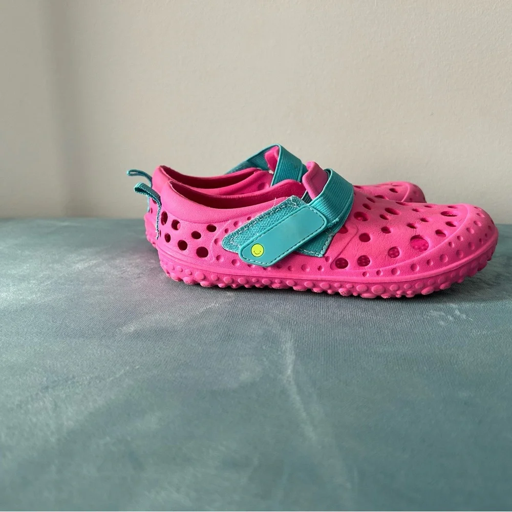 Western chief size 13 pink and teal water play shoes